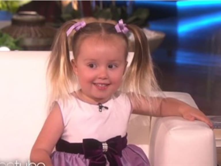 Una niña de 3 años sorprente a todos por saberse la tabla periódica