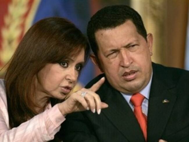 Llega Fernández a Caracas para visita oficial de dos días