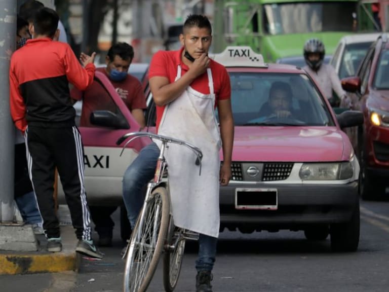 Invadir carriles de transporte exclusivo o ciclovías será de las multas más costosas en 2026. Getty Images