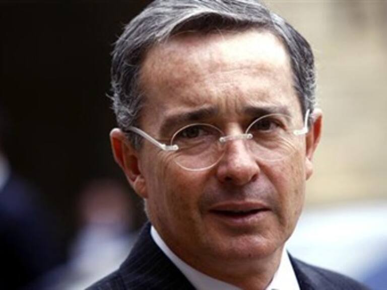 Critica ex presidente Uribe diplomacia colombiana con vecinos