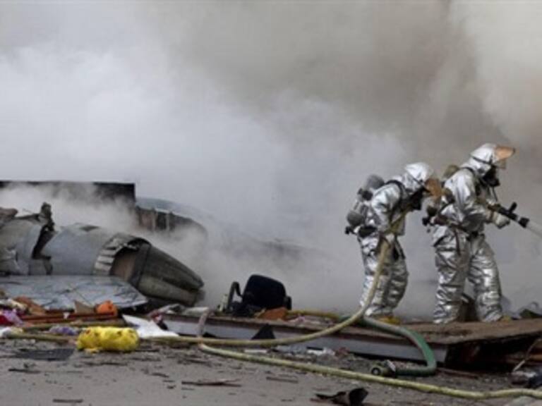 Muere al menos una persona al estrellarse avión en Phoenix