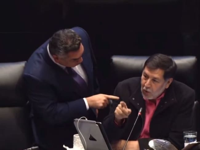Casi acaban a golpes Alito y Noroña en el Senado