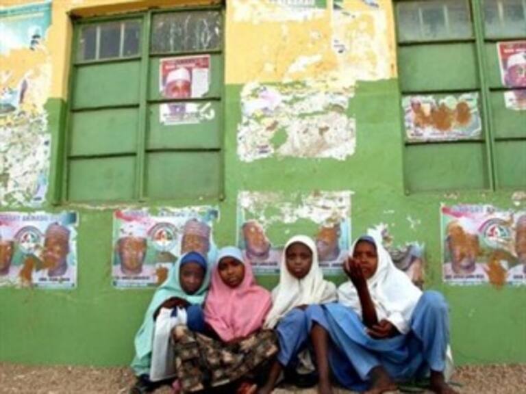 Marchan para exigir liberación de 190 niñas secuestradas en Nigeria