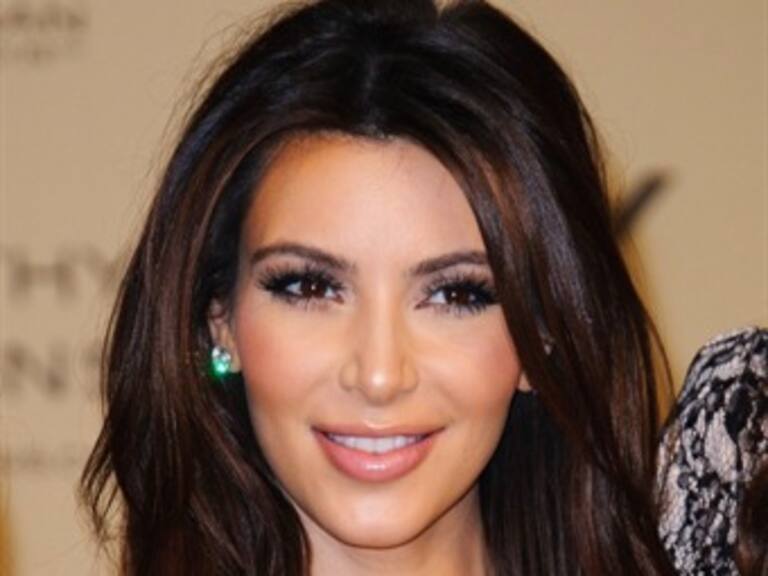 Confirma madre de Kim Kardashian embarazo de la modelo