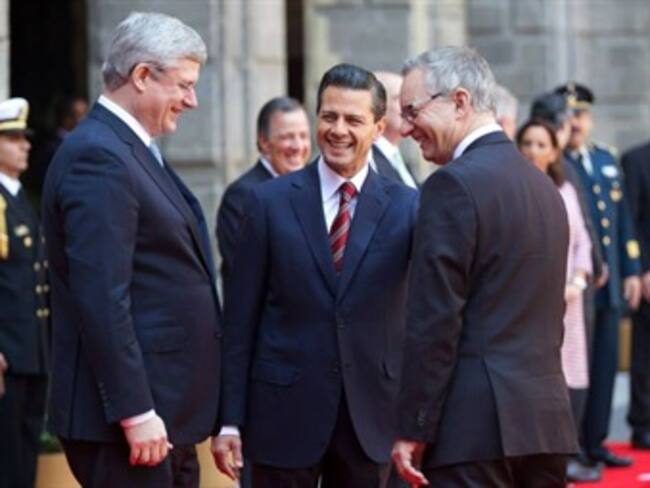 Pide EPN a Harper eliminar visas