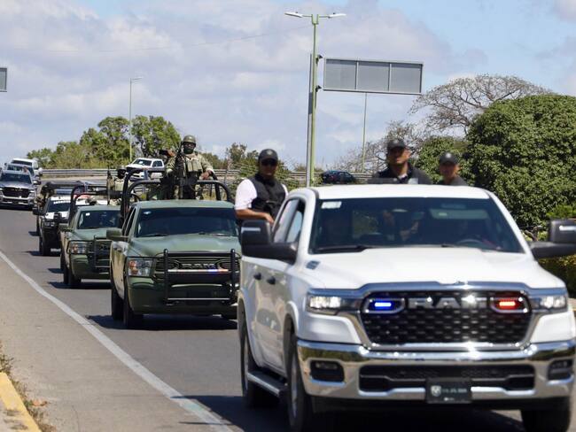 Gobierno de Hidalgo niega presencia del CJNG tras quema de vehículos; culpan a grupos del Edomex