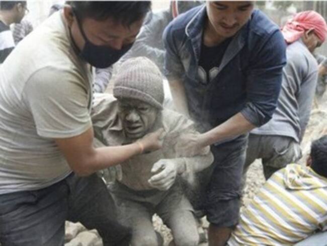 Terremoto en Nepal deja miles de muertos y heridos