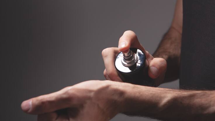 5 perfumes baratos para hombre y oler bien todo el verano