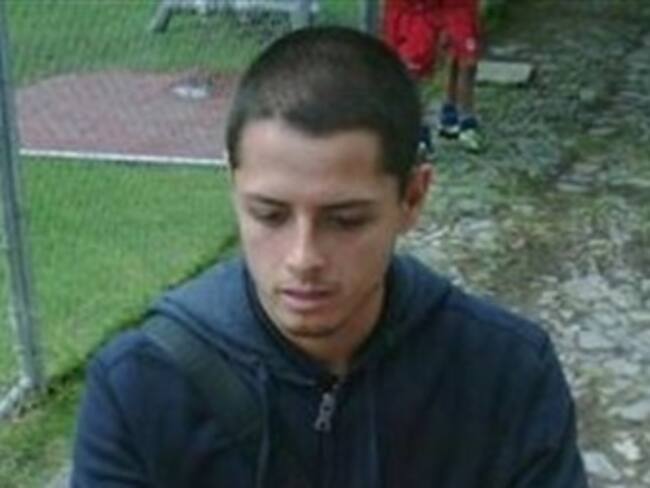 Aprovecha 'Chicharito' vacaciones y visita a las Chivas