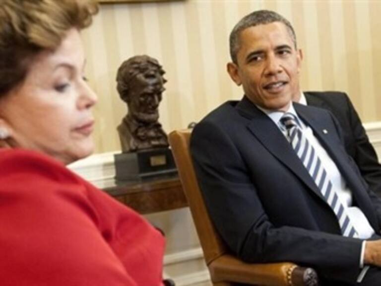 La presidenta brasileña aclaró que sólo pospuso su viaje a EU