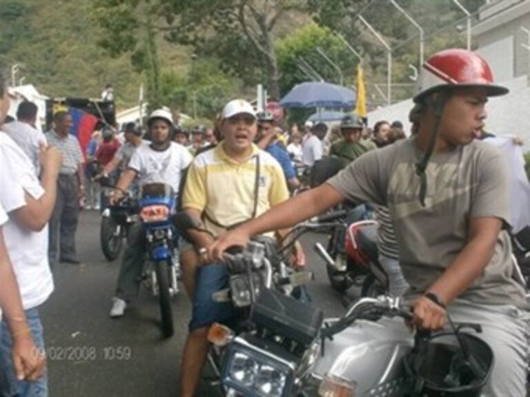 Lanzan bombas lacrimógenas contra canal Globovisión