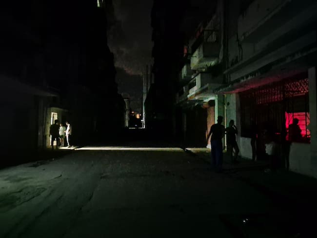 Apagón en Cuba: Desconexión total del sistema eléctrico paraliza la isla