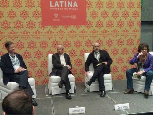 Tipo de lenguaje: el nuevo reto del periodismo; debaten Quintana, Moreno y Caño en la FIL