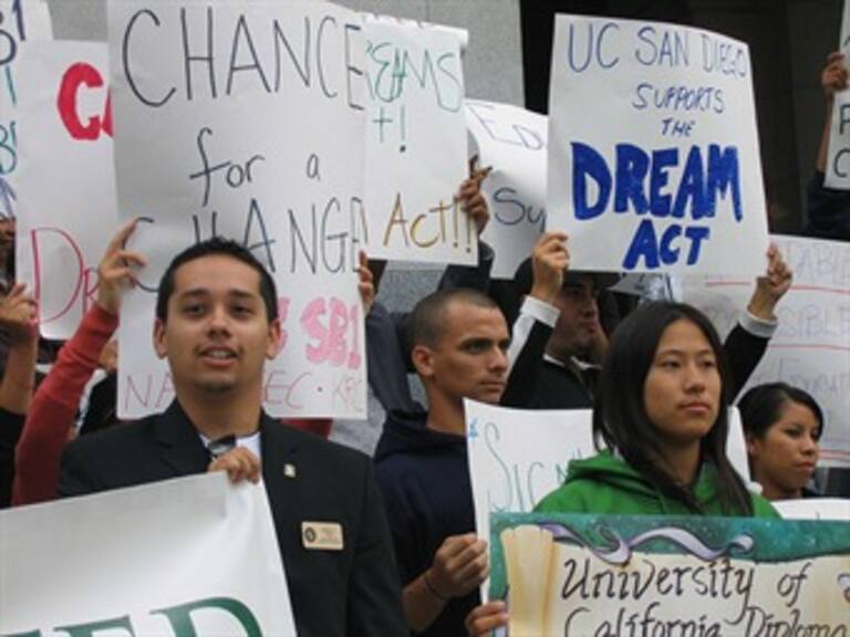 Aprueba Cámara Baja de EUA proyecto Dream para legalizar a jóvenes