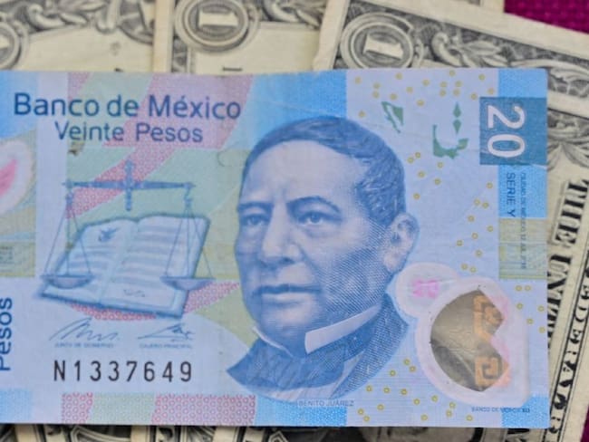 Superpeso al alza: Dólar se cotiza en 17 pesos