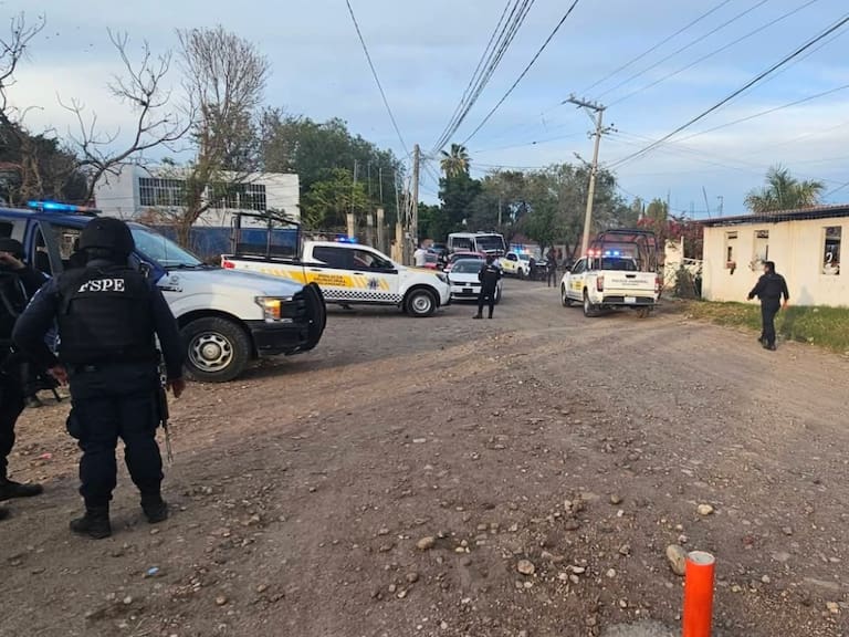 Policias municipales acordonaron la zona.