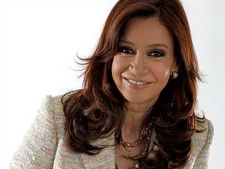 Intervienen a Cristina Fernández por cáncer en la tiroides