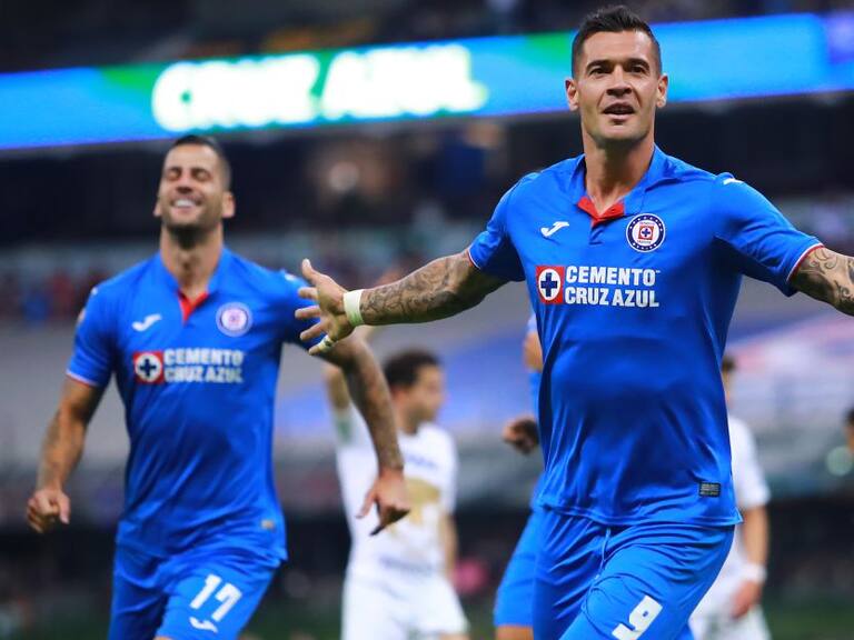 Cruz Azul derrota a Pumas.