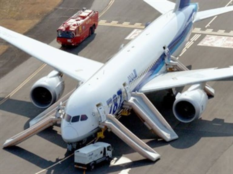 Consultará México a expertos internacionales aeronavegabilidad del Boeing 787