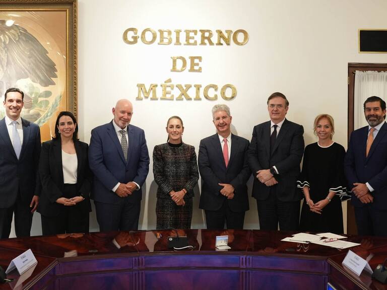 CIUDAD DE MÉXICO, 28ENERO2025.- Claudia Sheinbaum se reunió con empresarios de Nestlé, quienes anunciaron una nueva inversión de mil millones de dólares. FOTO: PRESIDENCIA/CUARTOSCURO.COM