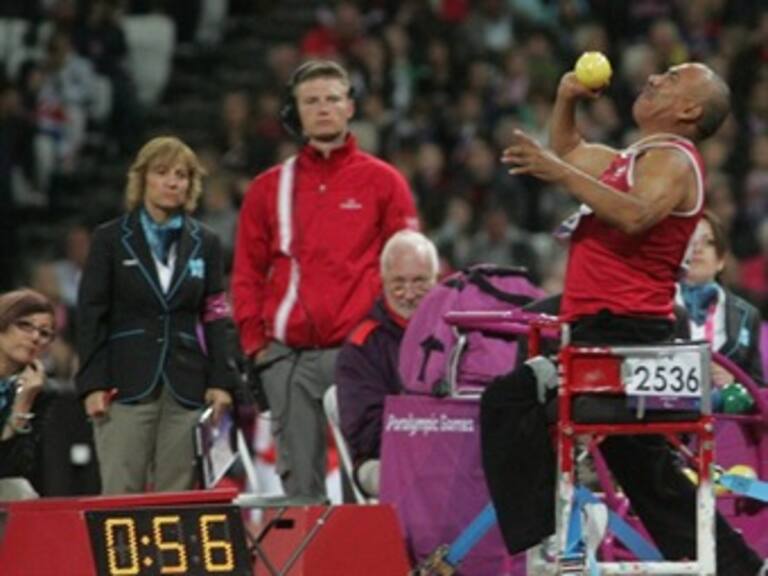 Gana Máximo de Jesús medalla de plata en lanzamiento de bala