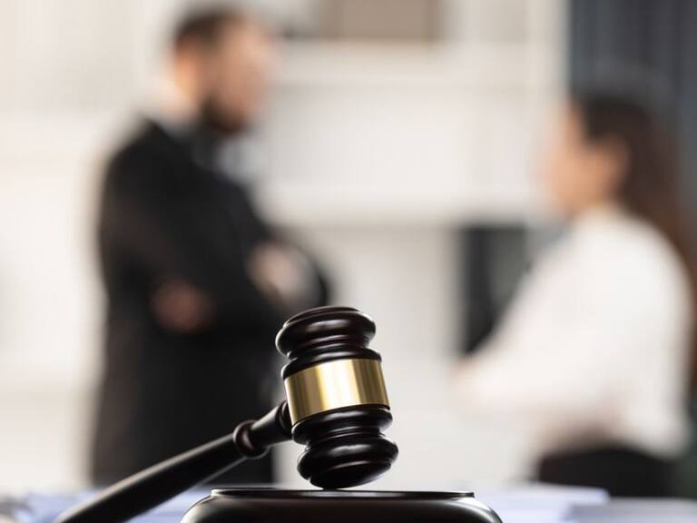 Amaga AMLO con denunciar ante la FGR a jueces y ministros corruptos