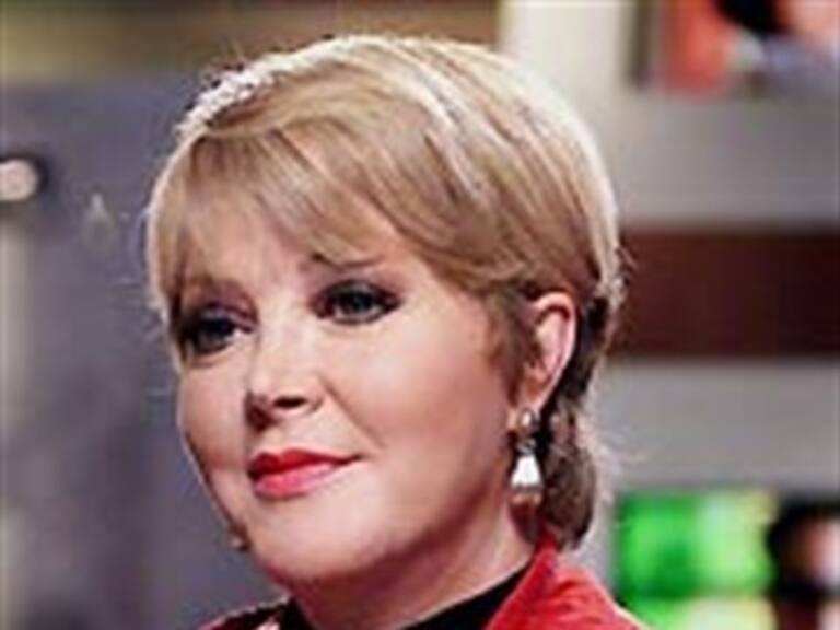 Reconocen a Lolita Ayala por su trayectoria y labor altruista