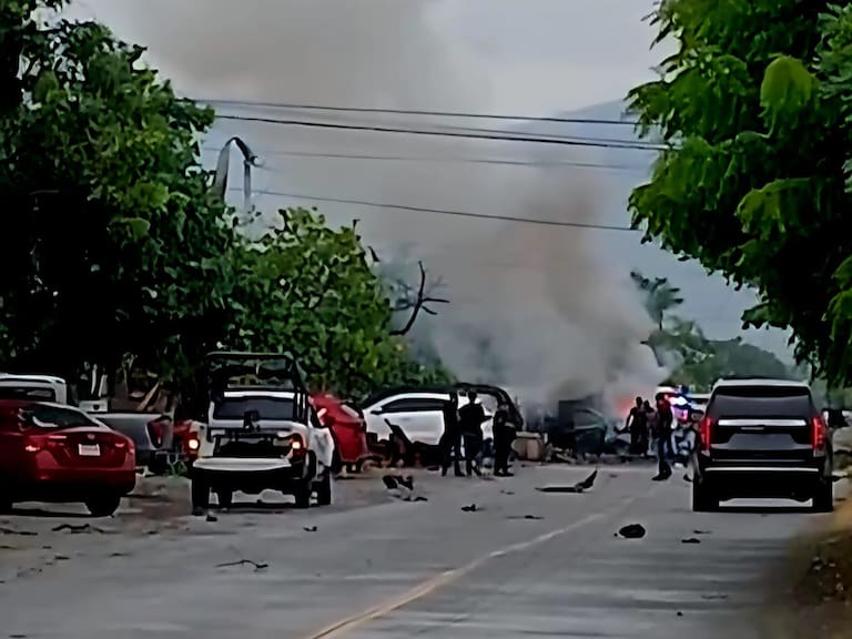 Coche bomba estalló en inmediaciones del cuartel de la policía de Cohuayana, Michoacán, dejando la cifra preliminar de dos víctimas mortales