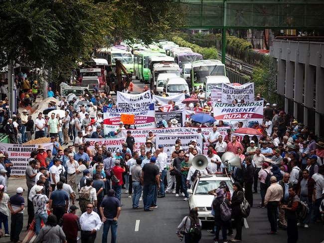 Transportistas realizan megamarcha en CDMX