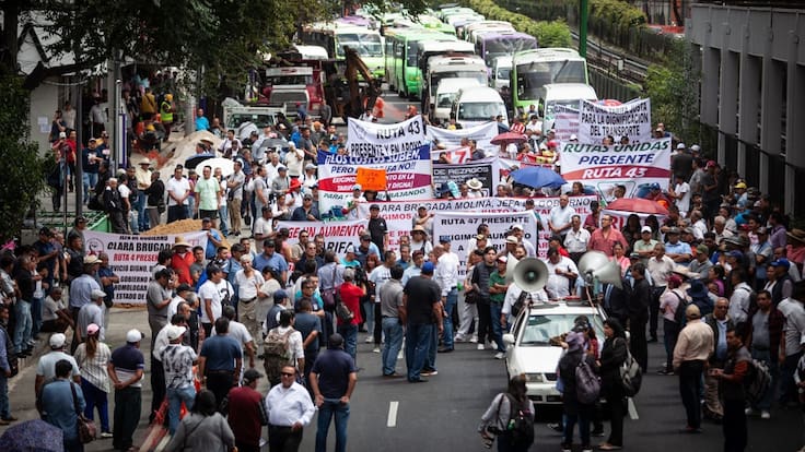 Transportistas realizan megamarcha en CDMX