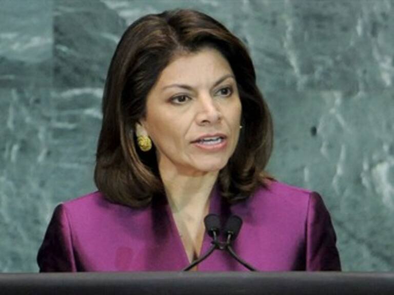 Da Calderón bienvenida a la presidenta de Costa Rica