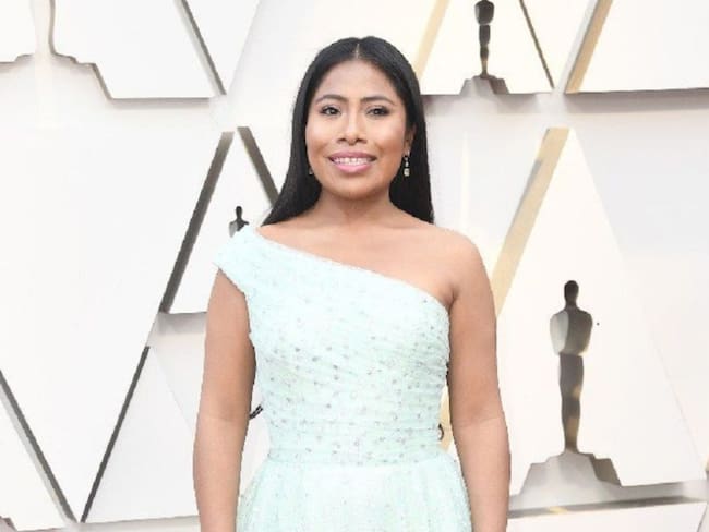Oscar 2019: Así llegó Yalitza Aparicio acompañada de su mamá