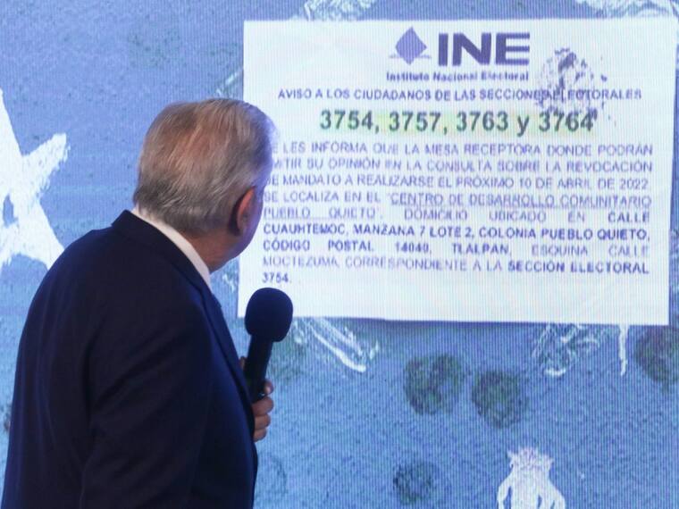 Reforma electoral no busca desparecer al INE ni al TEPJF: AMLO.