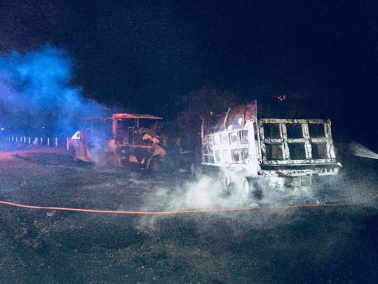 Balacera deja dos muertos y camiones quemados en Encarnación de Díaz, Jalisco