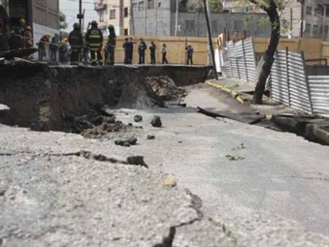 Reportan socavón de 25 metros en la Moctezuma Segunda Sección