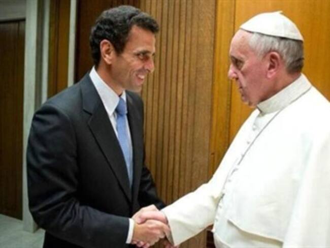 Recibe Papa Francisco a Henrique Capriles, líder opositor venezolano