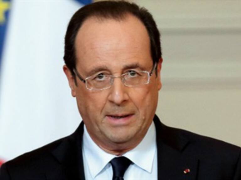 Pide Hollande que el espionaje de EU se aborde en la Cumbre Europea
