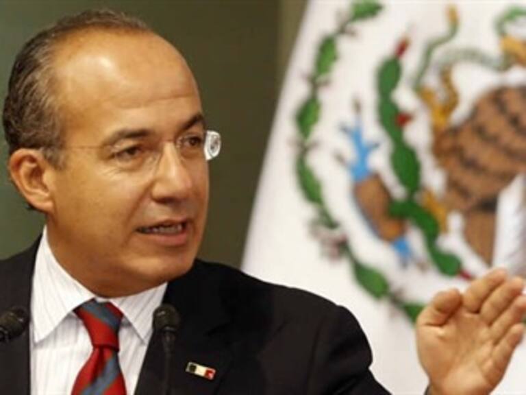 Envía Calderón iniciativas preferentes con Informe de Gobierno