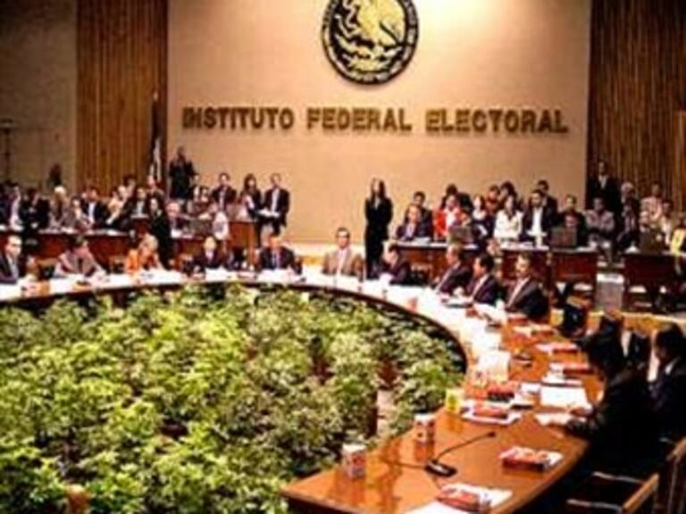 Piden partidos a IFE sesionar para concluir procesos sancionatorios contra PVEM, Peña Nieto y Paredes