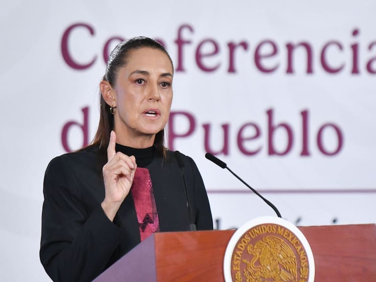La presidenta Sheinbaum lanzó un decreto para suspensión de actividades en la CDMX, exceptuando particulares. FOTO: MARIO JASSO/CUARTOSCURO.COM