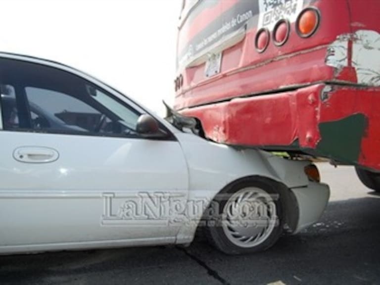 Deja al menos 27 lesionados un accidente de tránsito en El Salvador