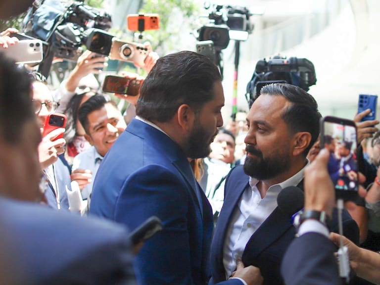 Los diputados Carlos Gutiérrez Mancilla y Arturo Ávila se enfrentaron verbalmente en el Patio del Federalismo.