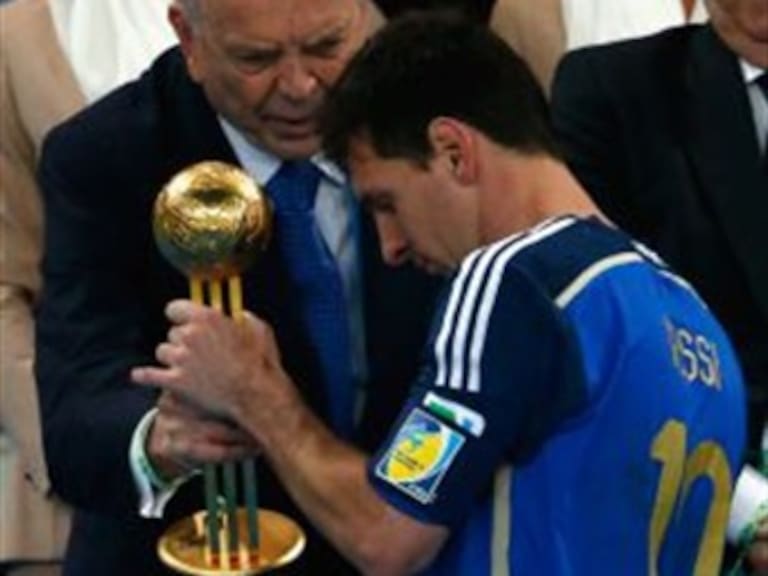 Balón de Oro a Messi causa polémica