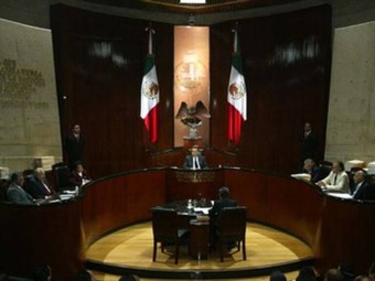 Se aglutinan manifestantes en TEPJF