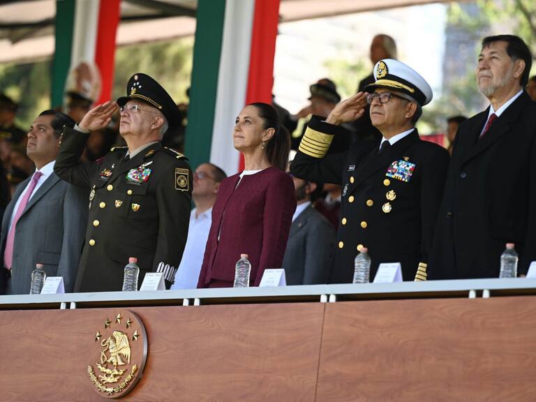 La Presidenta de México, informó que este miércoles viaja su gabinete de seguridad, acompañados por el titular de Relaciones Exteriores a EUA.