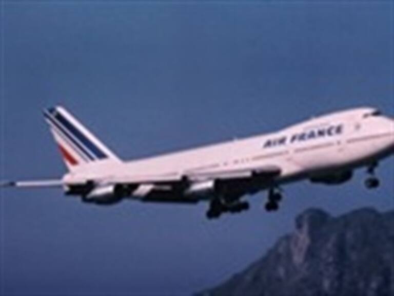 Reconoce Sarkozy que hay escasas posibilidades de encontrar sobrevivientes