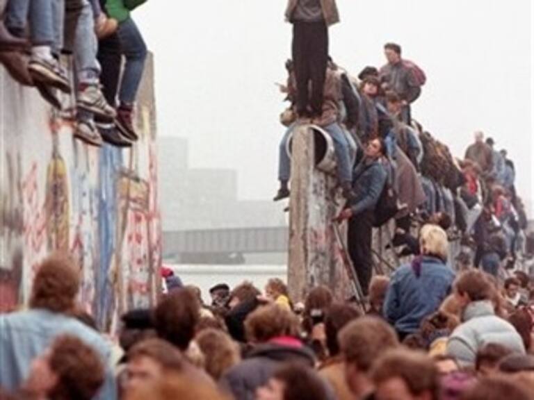 Celebran miles el 20 aniversario de la reunificación de Alemania