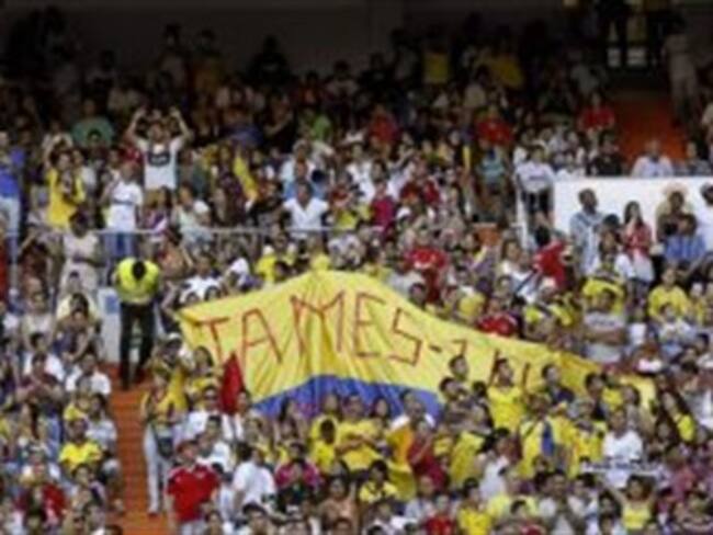 Asisten miles de colombianos al Bernabéu para ver a James