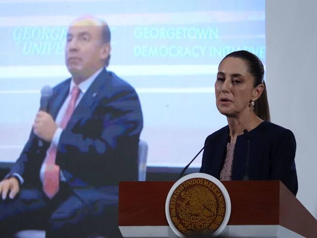 Sheinbaum responde a Calderón y lo llama “espurio, entreguista y vendepatria”