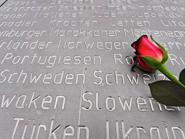 Pronuncia líder gitano discurso durante Día del Holocausto en Alemania